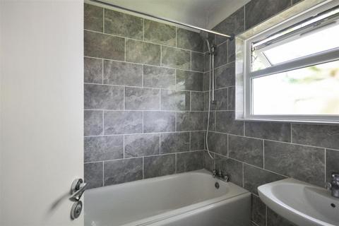 2 bedroom flat to rent, Cannon Hill Lane, Raynes Park SW20