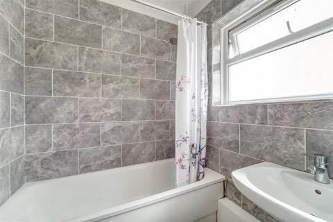2 bedroom flat to rent, Cannon Hill Lane, Raynes Park SW20