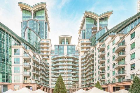 1 bedroom flat for sale, St. George Wharf, London SW8