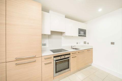 1 bedroom flat for sale, St. George Wharf, London SW8
