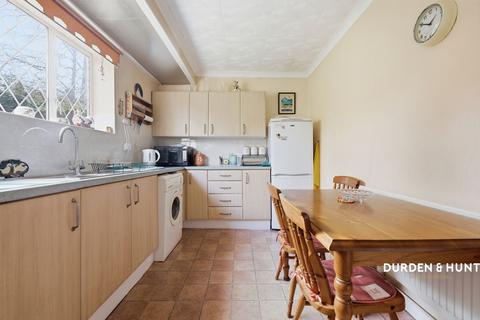 undefined, Goldingham Avenue, Loughton, IG10