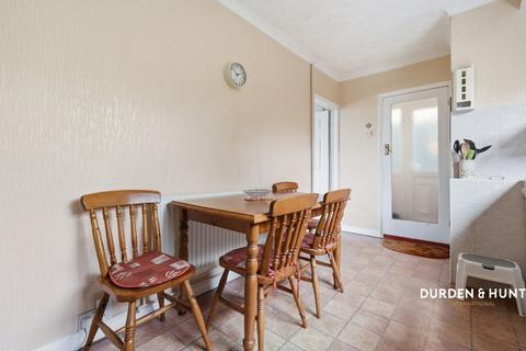 undefined, Goldingham Avenue, Loughton, IG10