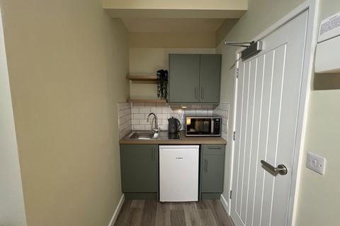 undefined, Rm 5, 71 Aldermans Drive, PE3 6AX