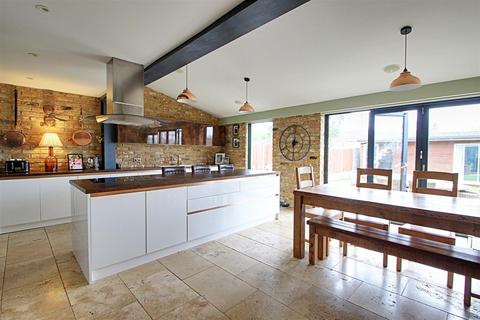 3 bedroom house for sale, Beechfield, Kings Langley