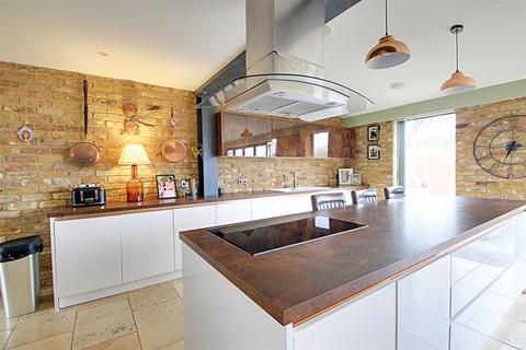 3 bedroom house for sale, Beechfield, Kings Langley