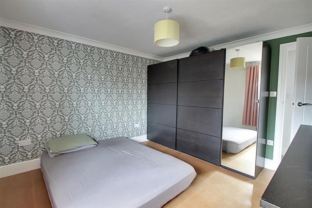 Bedroom 1 1.jpg