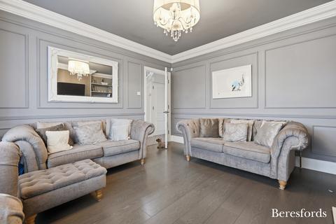 undefined, Ward Avenue, Grays, RM17