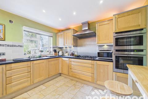 2 bedroom bungalow for sale, Hornash Lane, Shadoxhurst, TN26