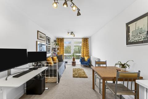 1 bedroom flat for sale, Arnal Crescent, London