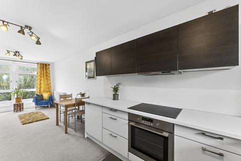 1 bedroom flat for sale, Arnal Crescent, London