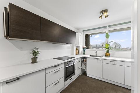 1 bedroom flat for sale, Arnal Crescent, London