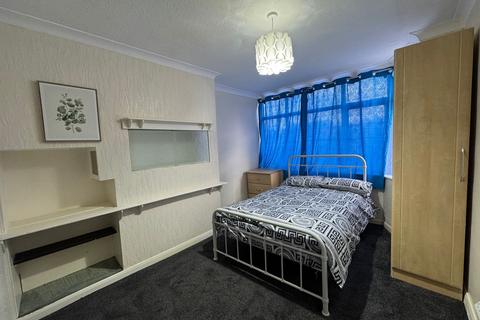 undefined, Rooms Available In Ryde Park Rd, B45