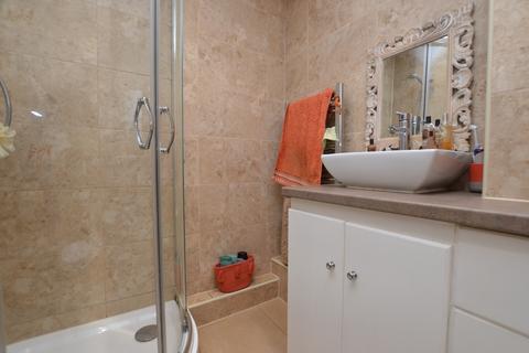 1 bedroom flat to rent, Hope Park Bromley BR1