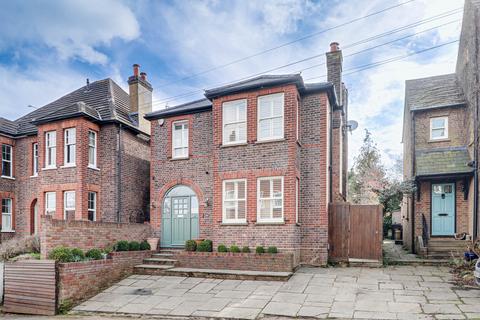 3 bedroom detached house for sale, Cravells Road, Harpenden, Hertfordshire, AL5