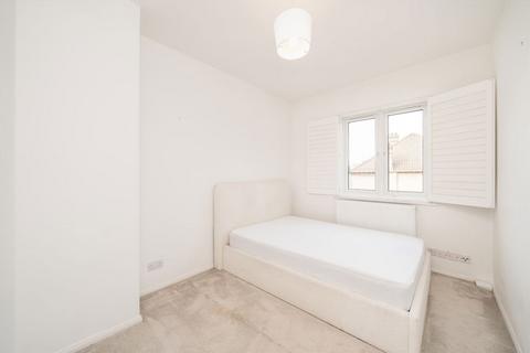 2 bedroom flat to rent, Minster Road, London NW2