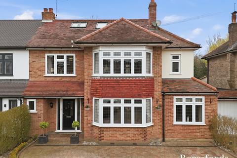 4 bedroom semi-detached house for sale, Selwood Road, Brentwood, CM14