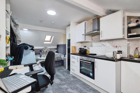 5 bedroom terraced house for sale, Aylcliffe Grove, Longsight, Manchester, Greater Manchester, M13