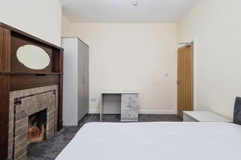 5 bedroom terraced house for sale, Aylcliffe Grove, Longsight, Manchester, Greater Manchester, M13