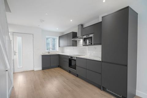 2 bedroom detached house for sale, Kenerne Drive, Barnet EN5