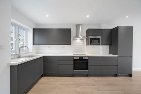 2 bedroom detached house for sale, Kenerne Drive, Barnet EN5