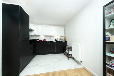 2 bedroom apartment for sale, Corrigan Court, W5