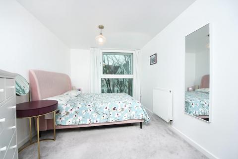 2 bedroom apartment for sale, Corrigan Court, W5