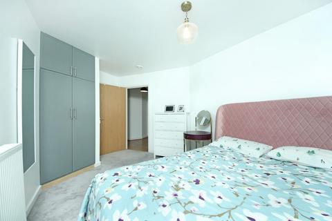 2 bedroom apartment for sale, Corrigan Court, W5