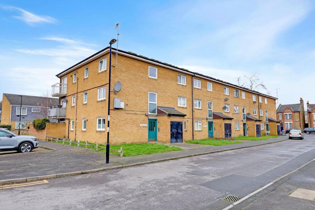 04-3dc6 JHProp World - 11 Paxton Close - 43-medium.j