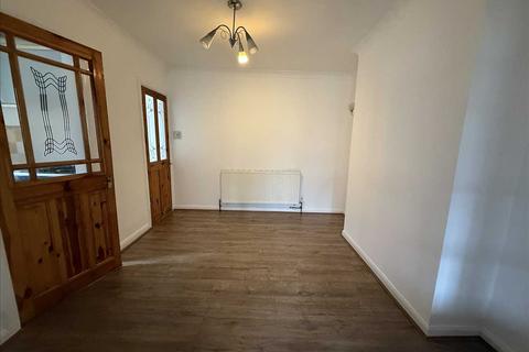 3 bedroom semi-detached house to rent, Shepheard Road, Sheldon, Birmingham