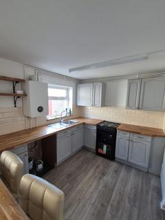 3 bedroom house to rent, Radstock Road, Radstock
