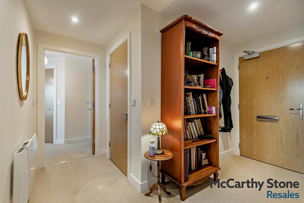 8681517-interior04-800.jpg