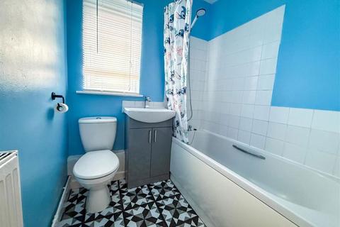 2 bedroom flat for sale, Oxford Road, Clacton-on-Sea, Essex, CO15 3TD