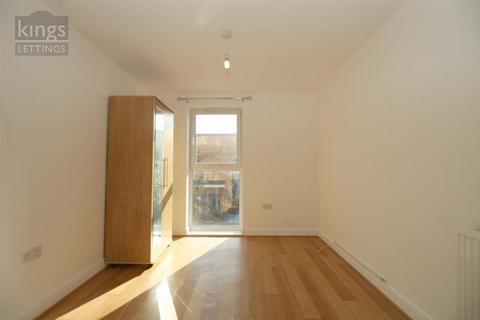 2 bedroom flat to rent, 4 Chancellor Way