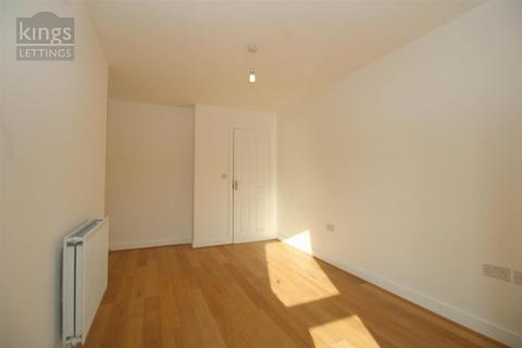 2 bedroom flat to rent, 4 Chancellor Way