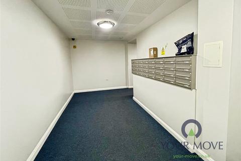 2 bedroom flat for sale, Hemingford Court, Watford WD17