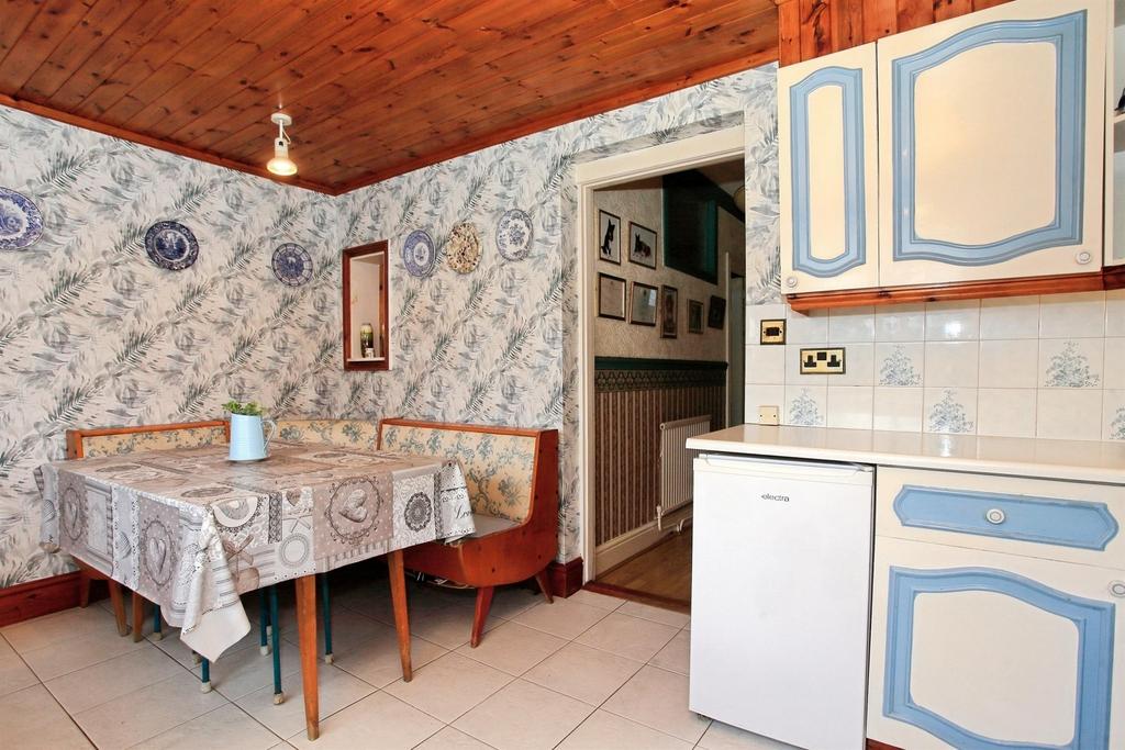 Kitchen / Breakfast Room