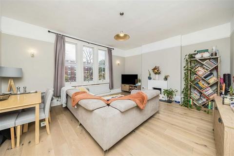2 bedroom flat for sale, Nightingale Lane, London SW12