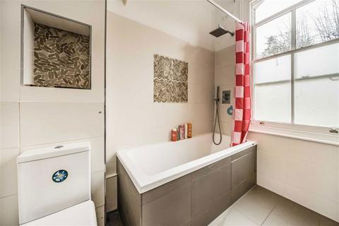 2 bedroom flat for sale, Nightingale Lane, London SW12