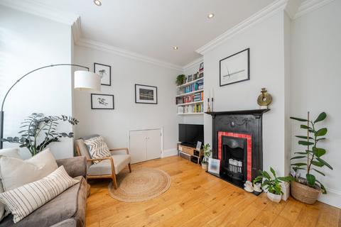 2 bedroom flat for sale, Shelton Road, Wimbledon, London, SW19