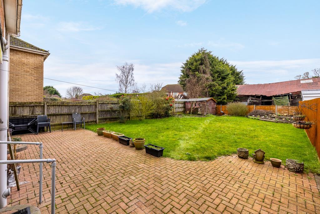 24 Aintree Drive (Spalding)-6.jpg