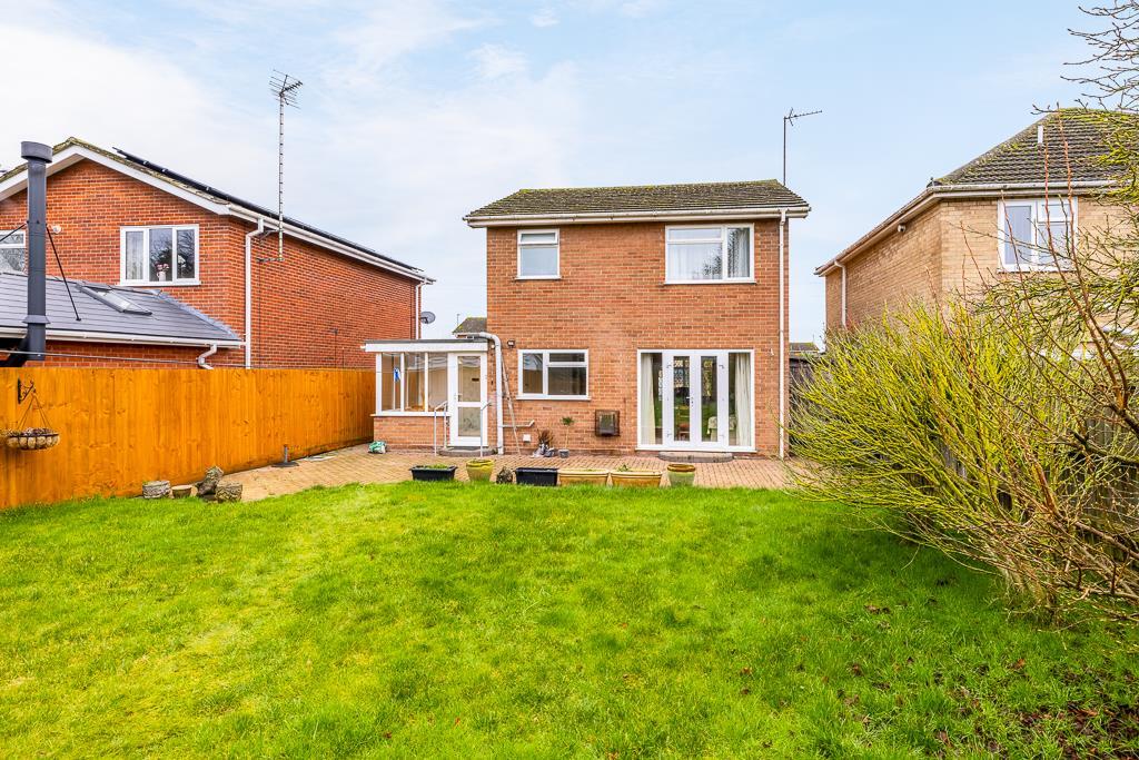 24 Aintree Drive (Spalding)-8.jpg
