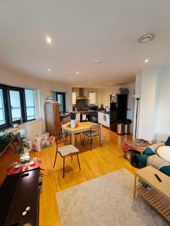2 bedroom flat to rent, Leeds Street, The Reach, L3