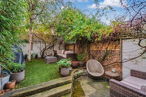 4 bedroom terraced house for sale, Greyhound Road, London NW10