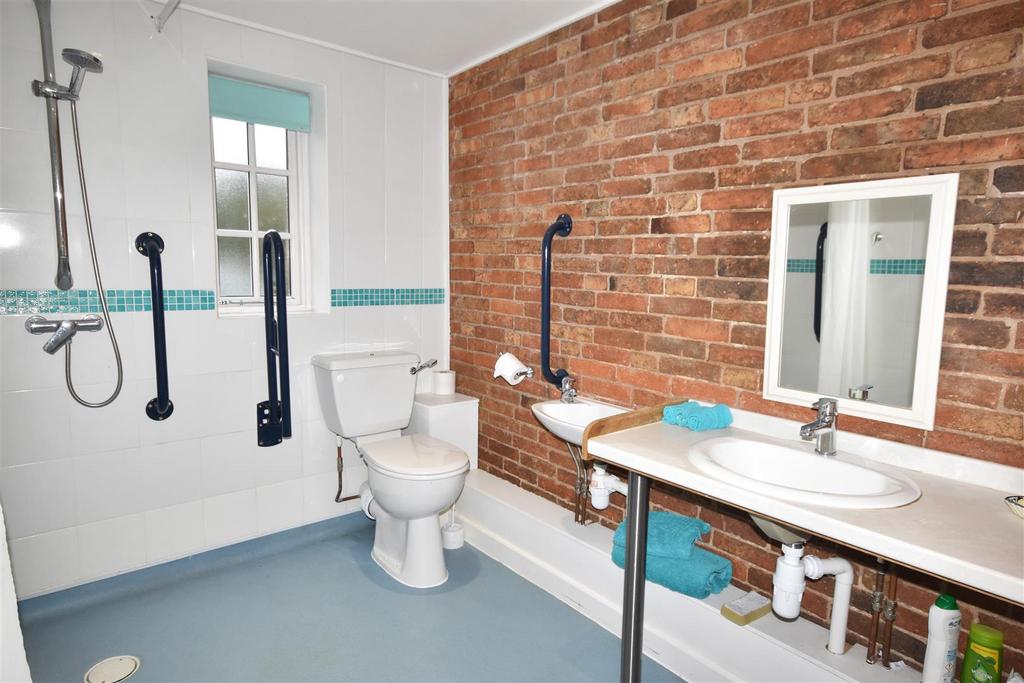 En suite shower room