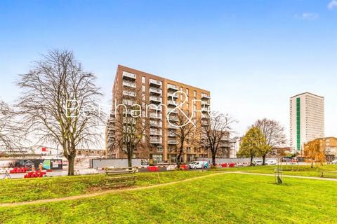 2 bedroom apartment to rent, Grove Street, London, SE8