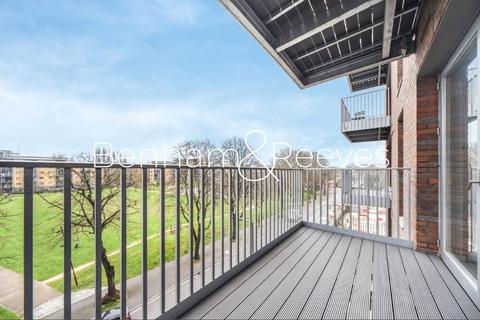 2 bedroom apartment to rent, Grove Street, London, SE8