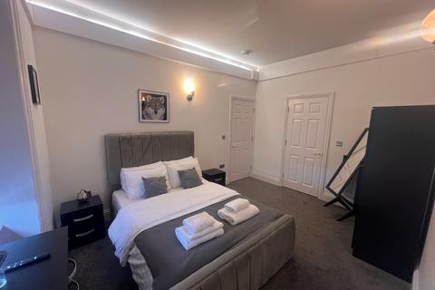 undefined, -14 St. Johns North, Wakefield, WF1