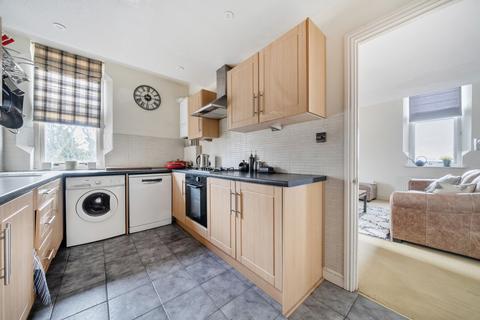 2 bedroom flat for sale, Cardwells Keep, Surrey GU2