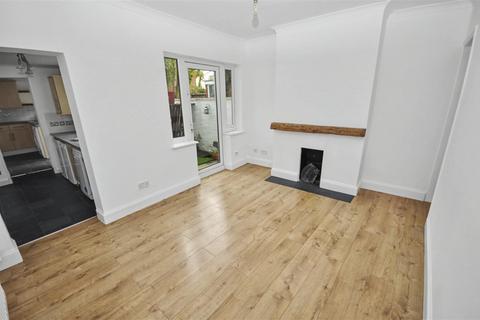 2 bedroom house to rent, Leicester Street, Leamington Spa