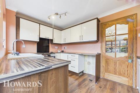 2 bedroom terraced house for sale, Sunnyfields, Lowestoft